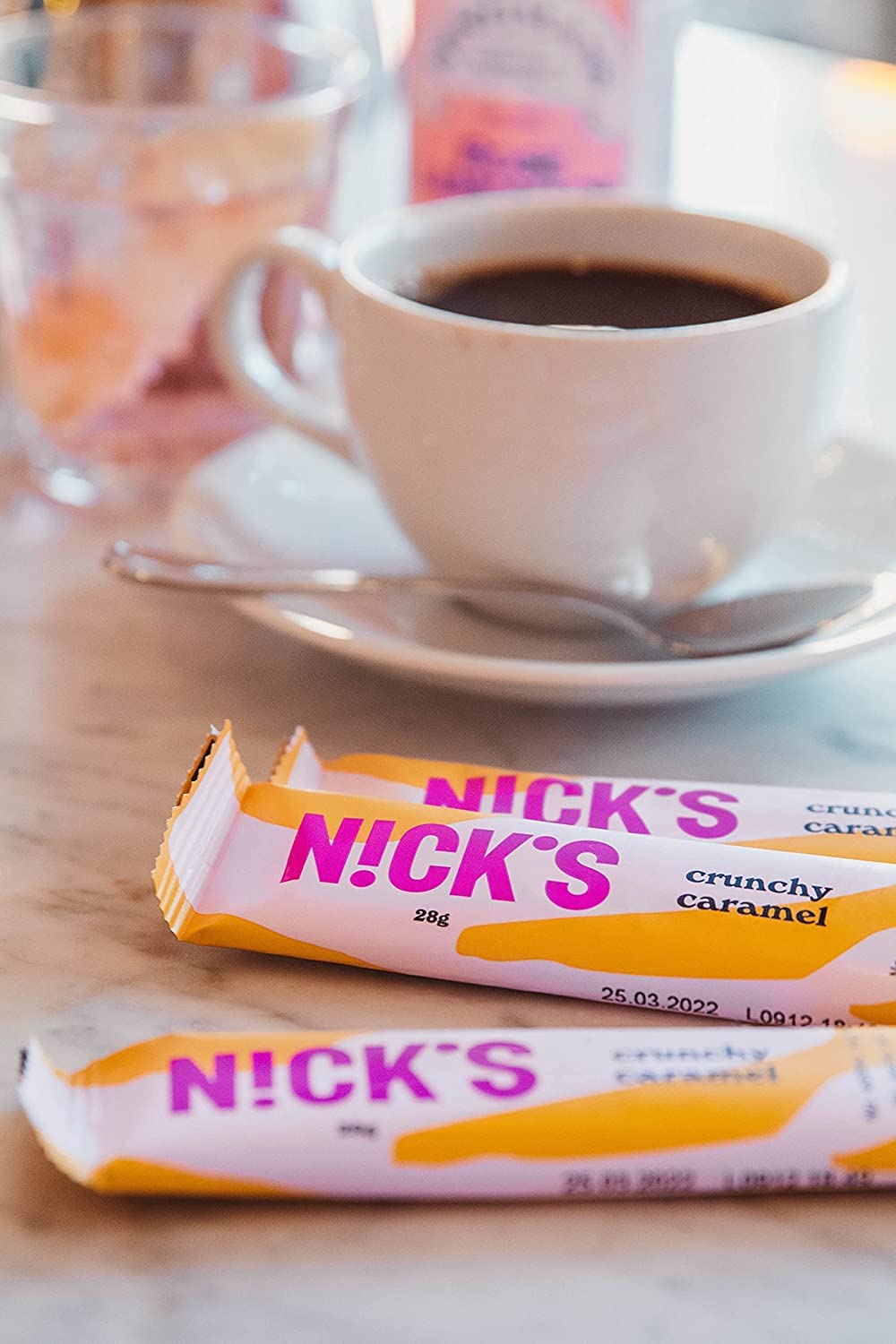 Nicks Keto Bars Peanuts N Fudge, bocadillos de caramelo de maní de chocolate, 175 calorías, 3.9 carbohidratos netos, sin azúcar agregada, dulces de bajo carbohidratos (15x40 g)