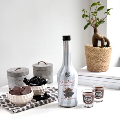 Chocolate & Licorice flavoured cream liqueur 15% 05l